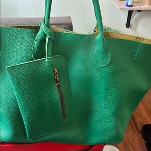 Elegant Green Tote Bag with Pouch